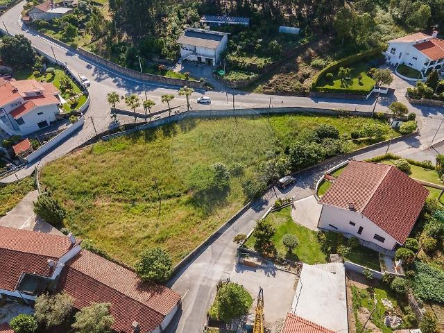 Terreno venda em Tamel (Santa Leocádia) e Vilar do Monte, Barcelos