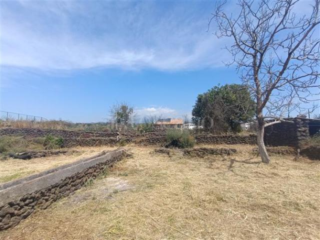Terreno in vendita a San Giovanni La Punta, Sicilia