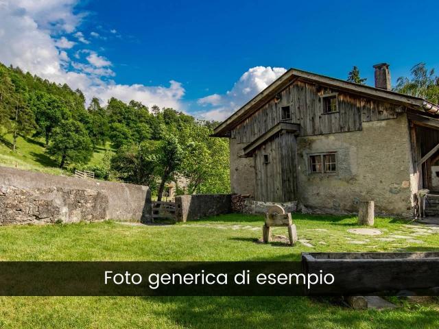 Terreno in vendita a Palazzo Del Pero, Toscana