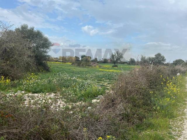 Terreno in vendita a Augusta, Sicilia