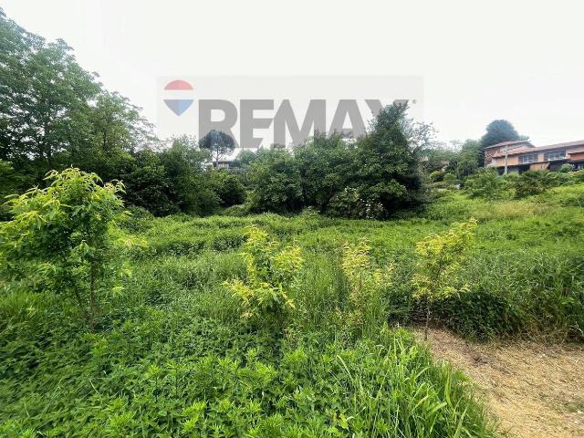 Terreno in vendita a Bregano, Lombardia