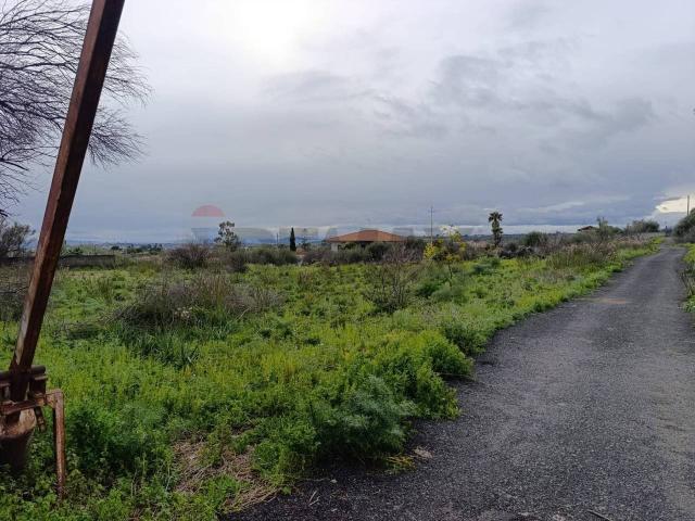 Terreno in vendita a Belpasso, Sicilia