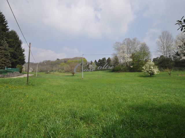 Terreno in vendita a Capiago, Capiago Intimiano