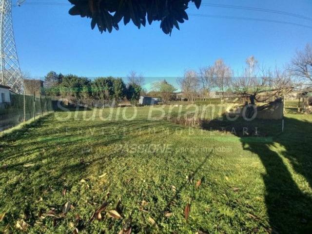 Terreno in vendita a Carate Brianza, Lombardia