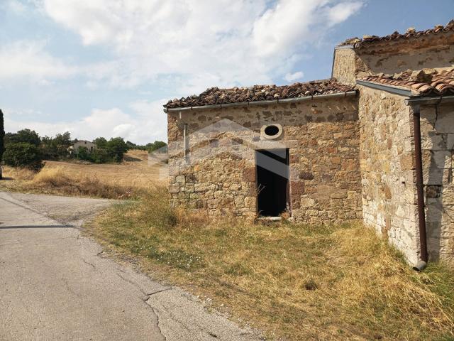 Terreno in vendita a Castelbottaccio, Molise