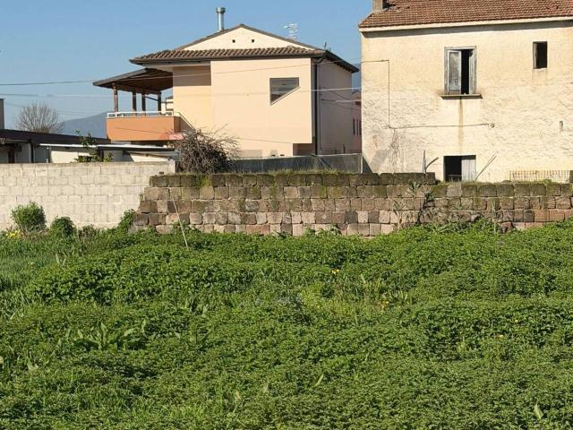 Terreno in vendita a Francolise, Campania