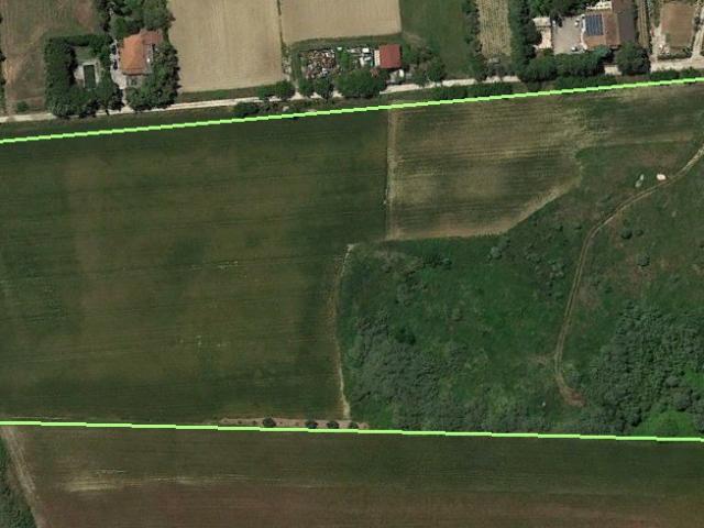 Terreno in vendita a Zona Industriale di Colleranesco, Giulianova