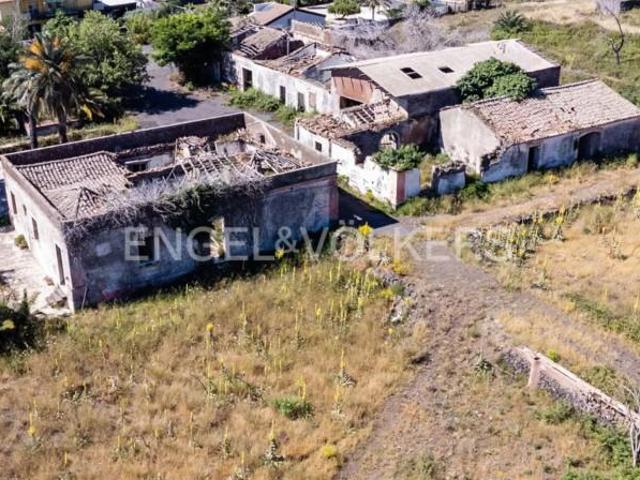Terreno in vendita a Gravina Di Catania, Sicilia