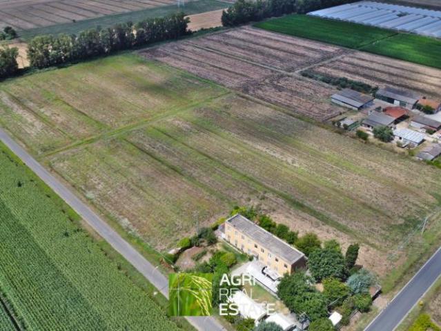 Terreno in vendita a Latina, Lazio