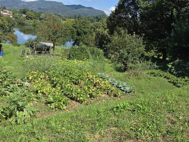 Terreno in vendita a Sartirana, Merate