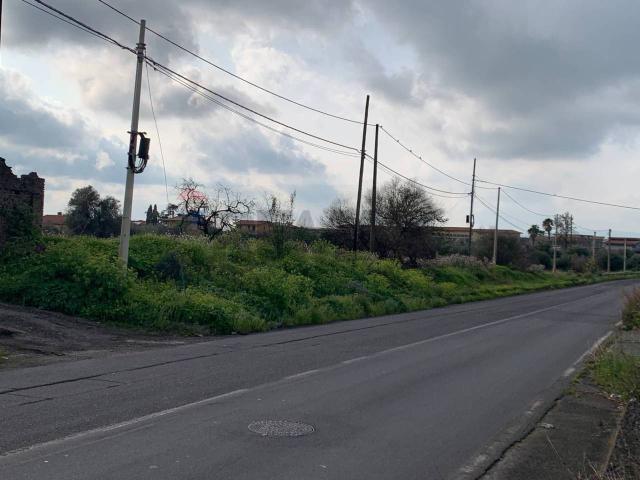 Terreno in vendita a Belpasso, Sicilia