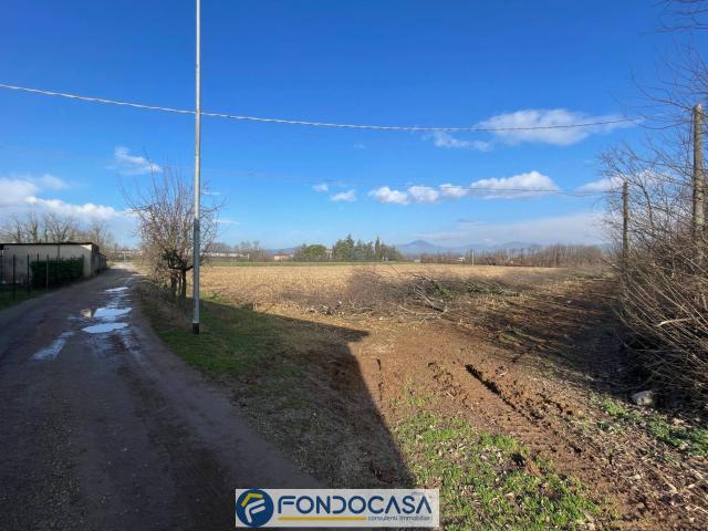 Terreno in vendita a Passirano, Lombardia