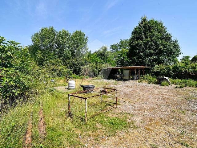 Terreno in vendita a Pieve Emanuele, Lombardia