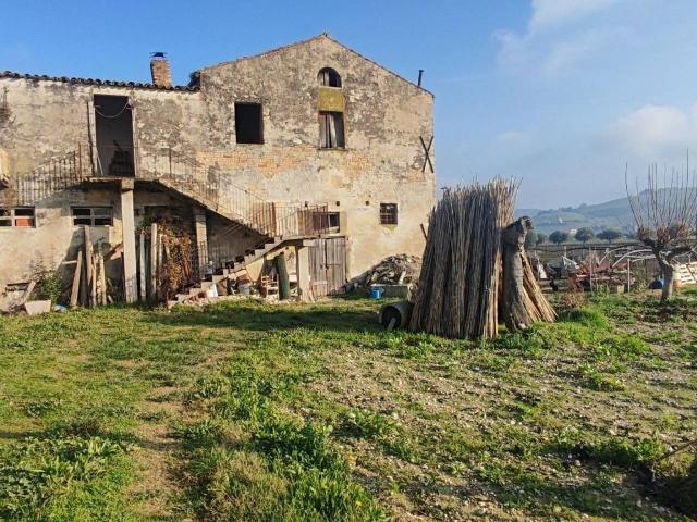 Terreno in vendita a Scerne, Pineto