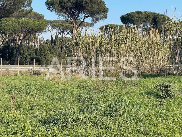 Terreno in vendita a Castel Fusano, Roma