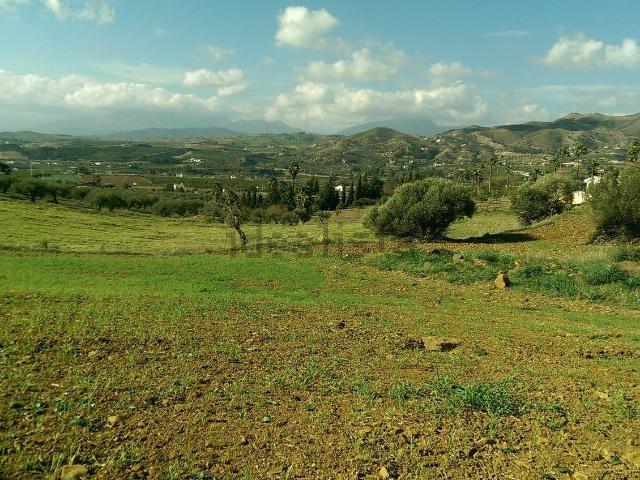 Terreno en venta en El Puente, Álora