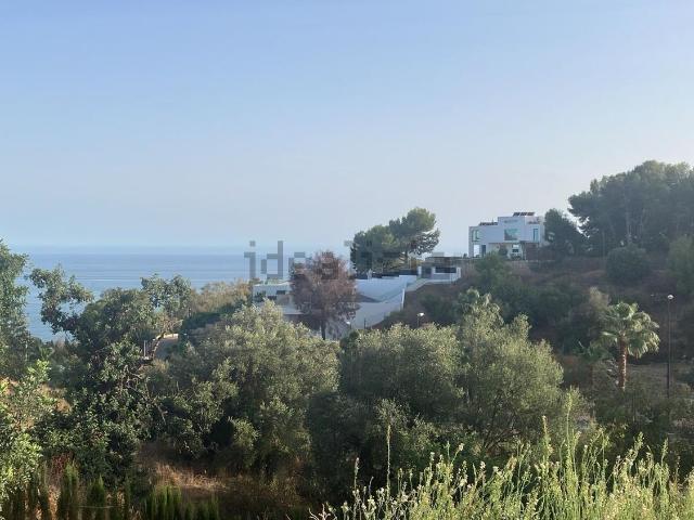 Terreno en venta en La Perla-Torremuelle, Costa del Sol Occidental