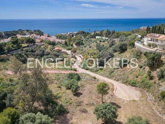 Terreno en venta en La Perla-Torremuelle, Costa del Sol Occidental