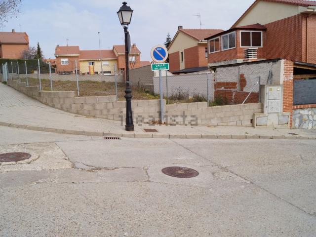 Terreno en venta en Cabanillas Del Campo, Guadalajara
