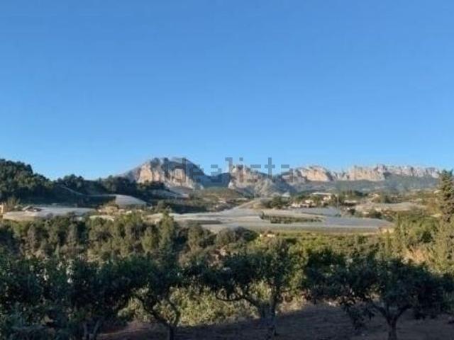 Terreno en venta en la Marina Baixa, Valencia