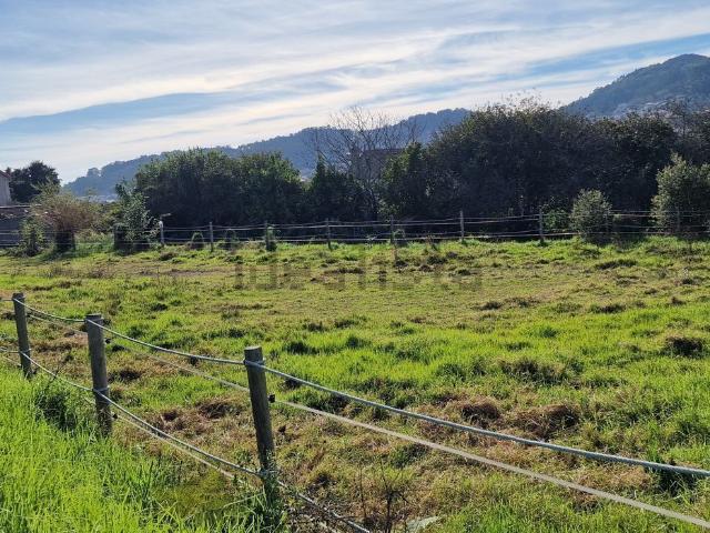 Terreno en venta en Coiro, O Morrazo