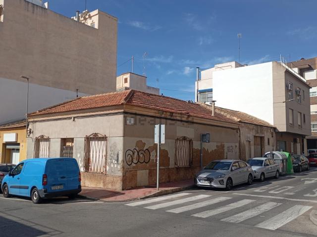 Terreno en venta en Urbanización Calas Blancas, Torrevieja