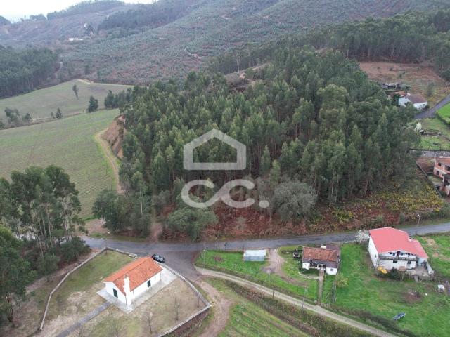 Terreno venda em Cernadelo e Lousada (São Miguel e Santa Margarida), Lousada