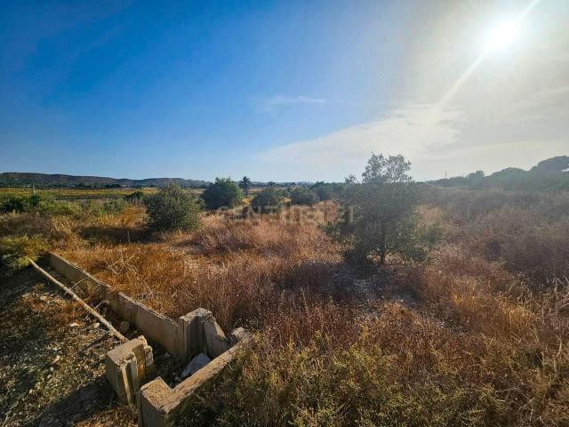 Terreno en venta en Vallonga, l'Alacantí
