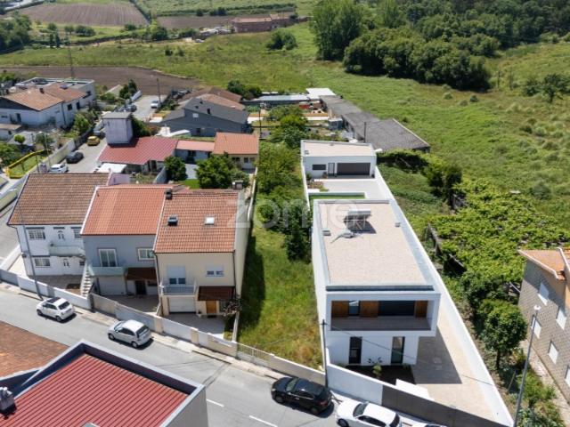 Terreno venda em Gondivai, Porto