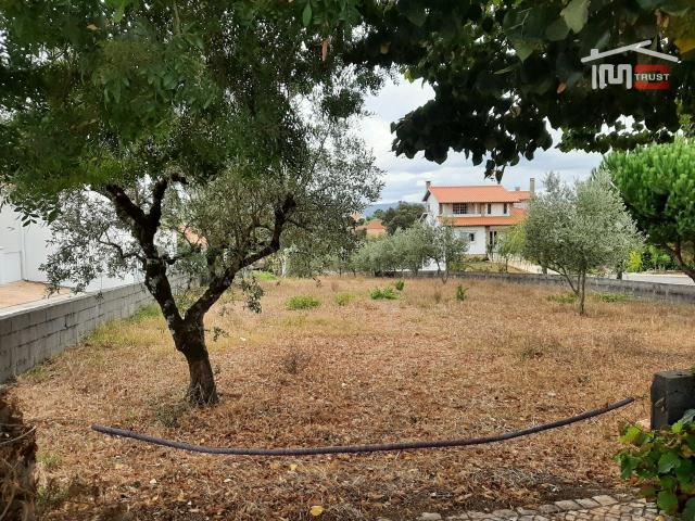 Terreno venda em Ourém, Santarém