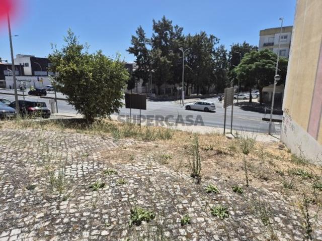 Terreno venda em Falagueira, Amadora