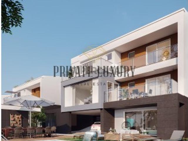 Terreno venda em Almada, Setúbal