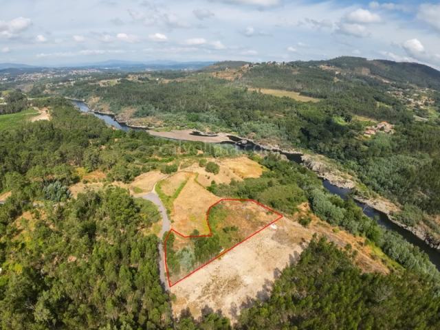 Terreno venda em Barbeita, Monção