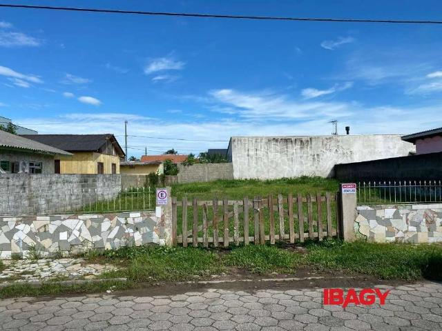 Terreno aluguel em Carianos, Florianópolis