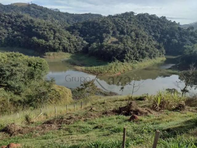 Terreno aluguel em Região Imediata de São José dos Campos, Região Metropolitana do Vale do Paraíba e Litoral Norte
