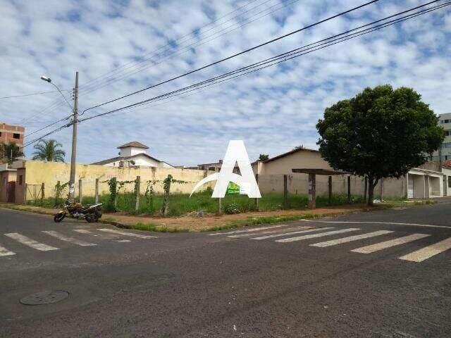 Terreno aluguel em Setor Central, Uberlândia