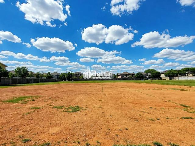 Terreno venda em Condomínio Park Holanda III, Uberlândia
