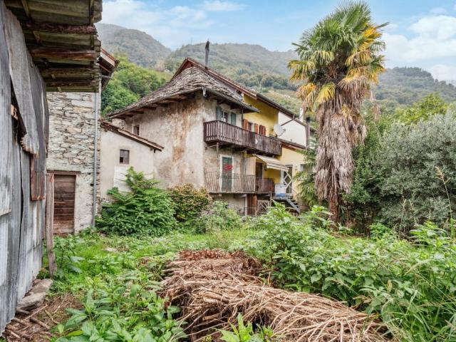 Immobilie kaufen in Gordola, Tessin