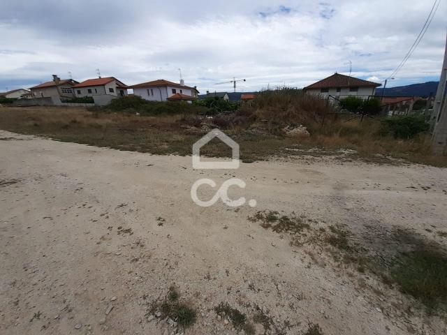 Terreno venda em Santa Cruz/Trindade e Sanjurge, Chaves