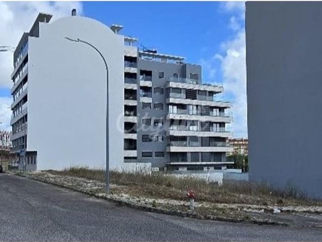 Terreno venda em Reboleira, Amadora