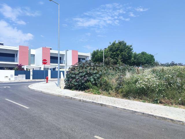 Terreno venda em Matos Cheirinhos, Cascais