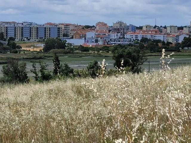 Terreno venda em Seixal, Setúbal