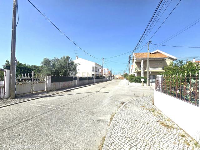 Garagem venda em Quinta do Gato Bravo, Almada