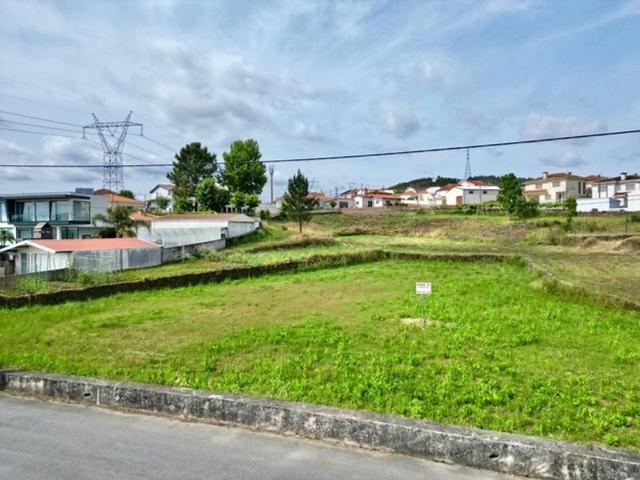 Terreno venda em Gandra de Moreira, Bitarães