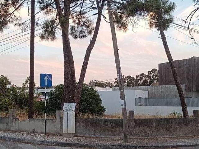 Terreno venda em Almada, Setúbal