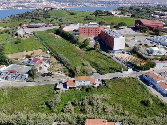 Terreno venda em Torre, Almada