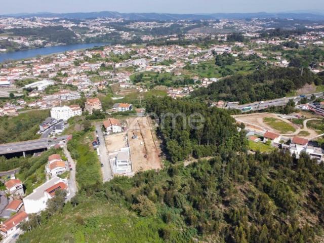 Terreno venda em Oliveira do Douro, Vila Nova De Gaia