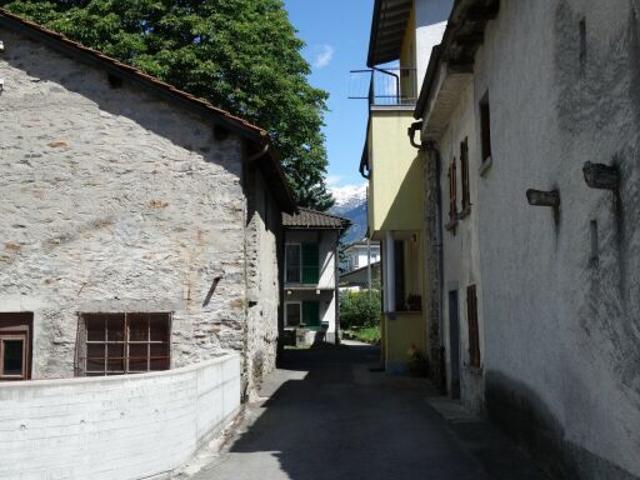 Grundstück kaufen in Biasca, Tessin