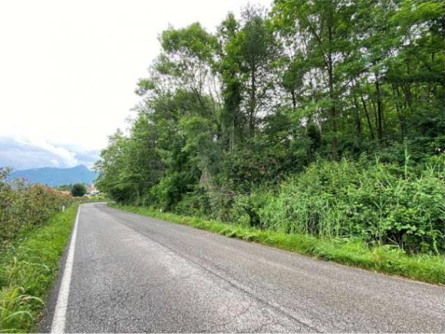 Terreno in vendita a Galbiate, Lombardia