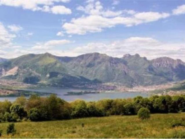 Terreno in vendita a Colle Brianza, Lombardia